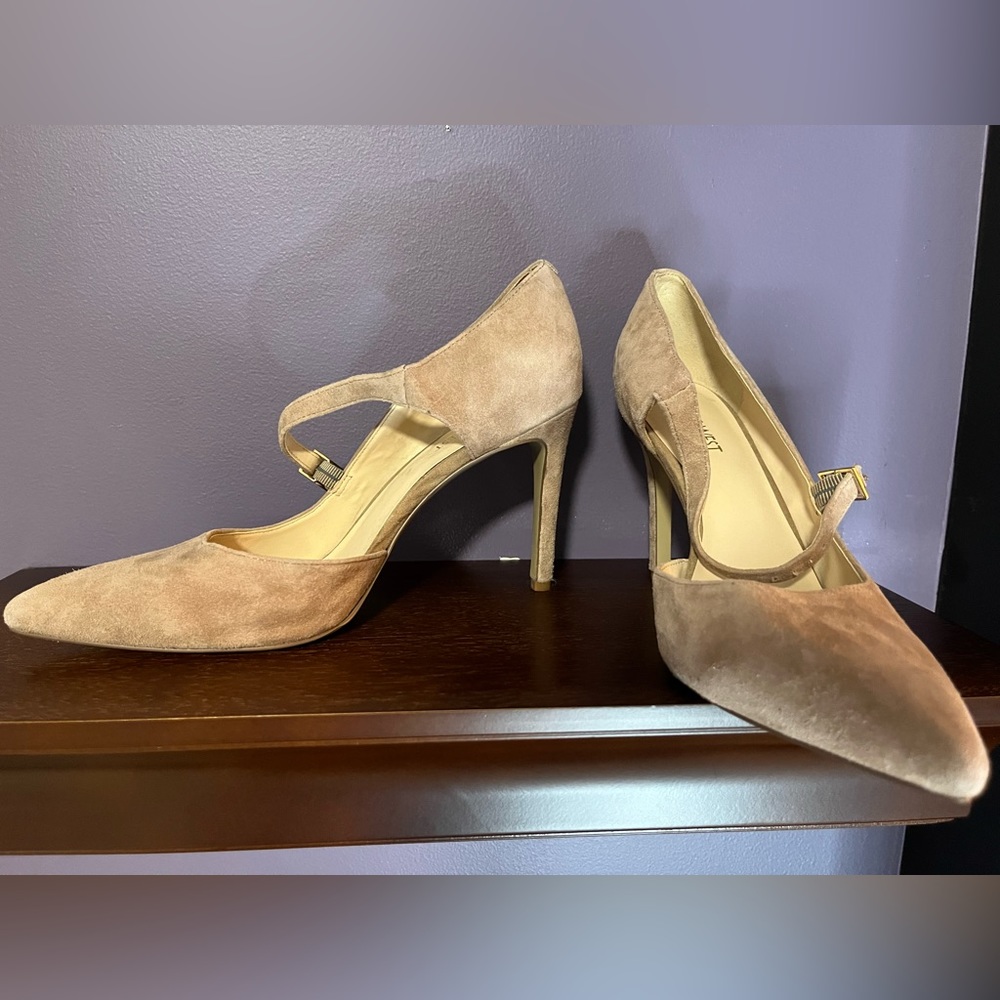 Nine West Mary Jane heels